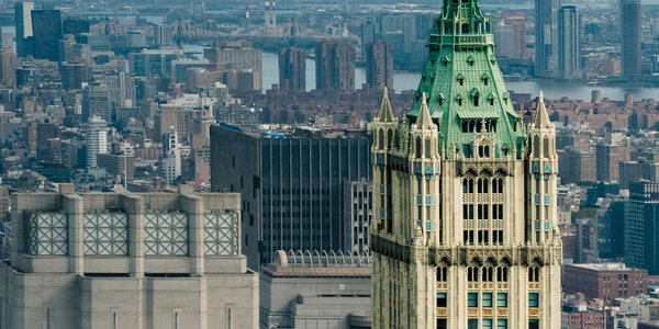 Dzisiaj to ikoniczny wieżowiec Nowego Jorku. Powstał dzięki wybitnemu Polakowi