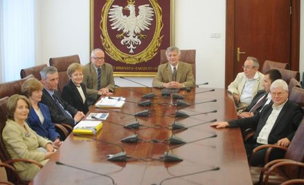 Sytuacja w strefie euro argumentem za cięciem stóp w Polsce