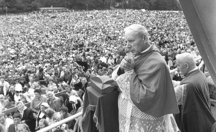 Spotkanie Stefana Wyszyńskiego z wiernymi