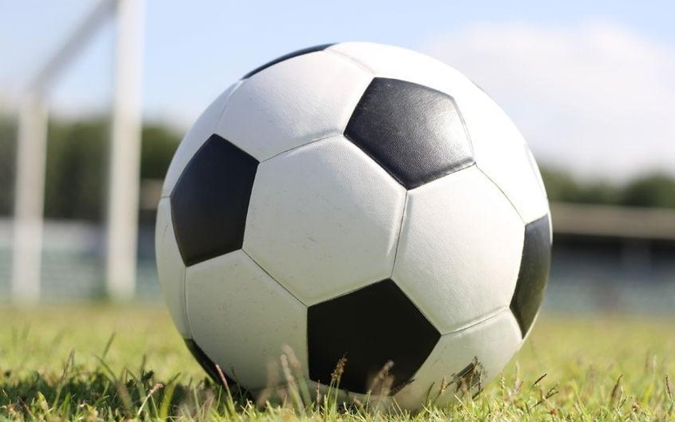 Włochy: Piłkarz kazał kobiecie prasować, odpocznie od sportu