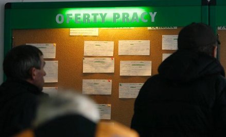 O 128 tys. w ciągu czterech miesięcy wzrosła liczba osób zarejestrowanych jako bezrobotne