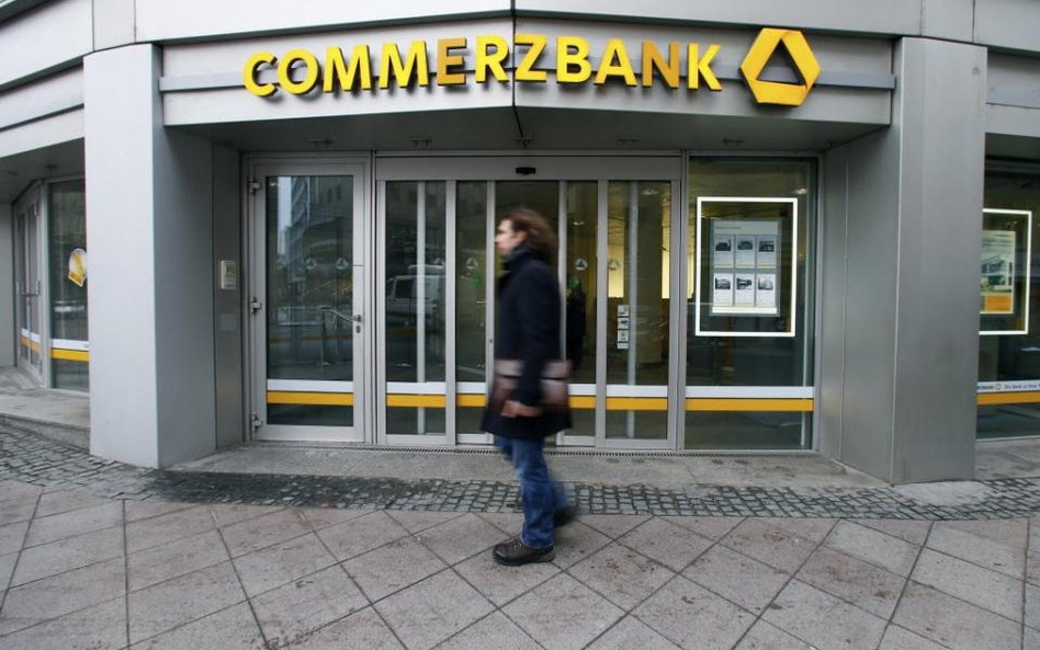 Commerzbank broni się przed przejęciem