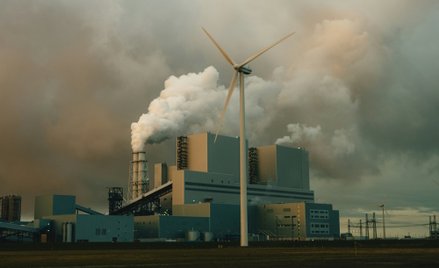 Krajowe plany klimatyczne w terminie przedstawiły państwa, które łącznie odpowiadają za nieco ponad 