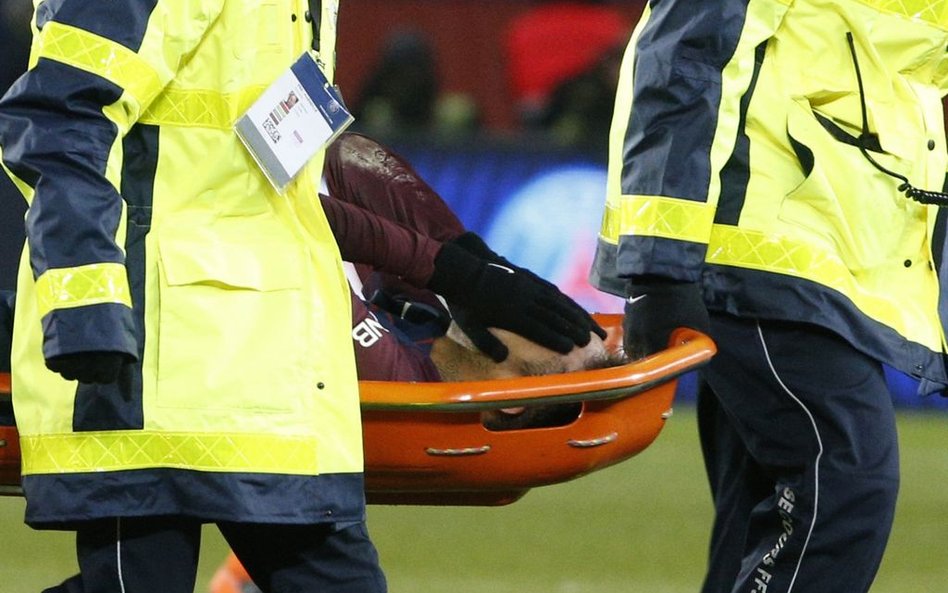 Ligue 1: Neymar zniesiony z boiska na noszach