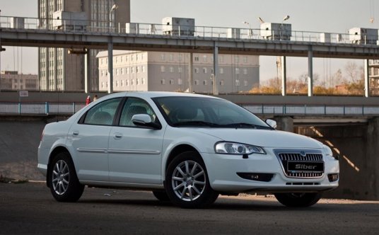 Ostatnia Wołga Silver była produkowana na bazie Chryslera Sebringa