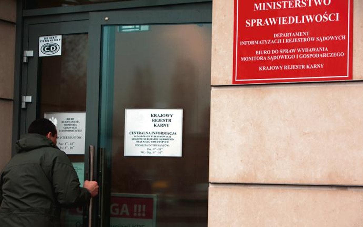 Zaświadczenia o niekaralności z KRK powinny być wydawane szybciej