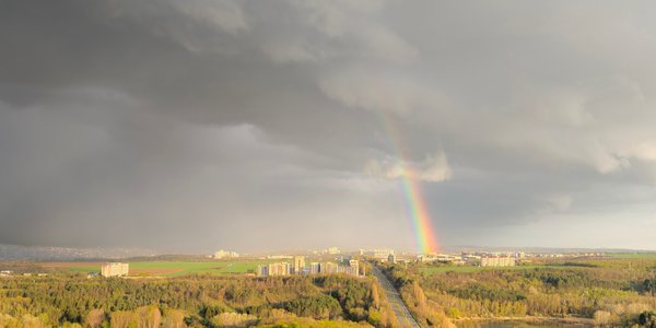 Ciepły weekend przed nami. Ale są ostrzeżenia przed burzami
