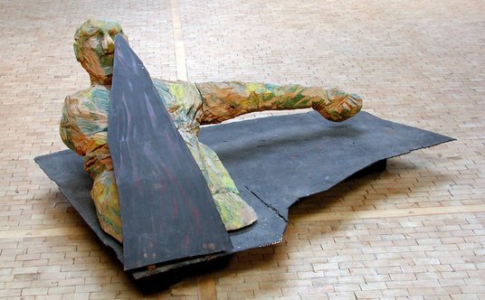 Grzegorz Klaman "Patrzący" / The Looker; 1986; drewno, polichromia, stal Kolekcja Centrum Rzeźby Pol