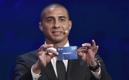 Jako pierwsza "wylosowana" została Francja - reprezentacja gospodarzy musiała jednak trafić do grupy