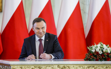 Dąbrowska: Prezydent w kleszczach politycznej konieczności