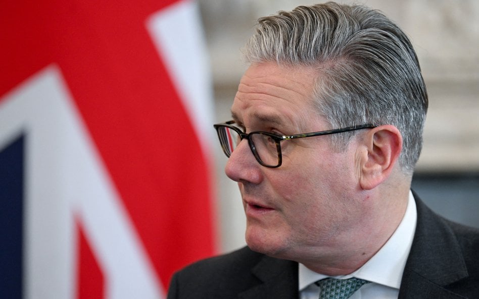 Londyn. Keir Starmer uczestniczy w spotkaniu poświęconym konfliktowi USA i Izraela z Iranem oraz jeg