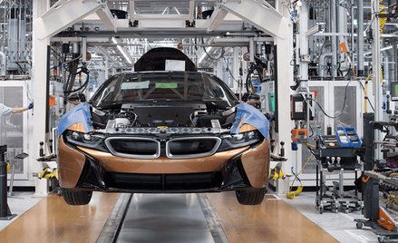 BMW zaczyna oszczędzać. Zwolnienia i krótszy czas pracy