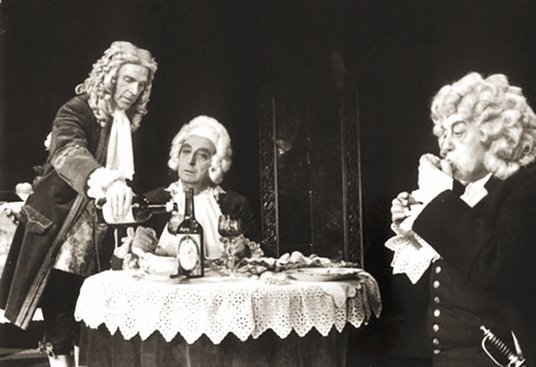 Jedną z najciekawszych kreacji aktorskich Mariusza Dmochowskiego była rola Jana Sebastiana Bacha w s