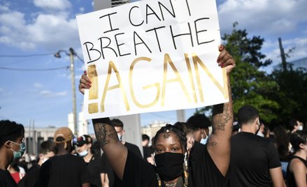 Paryż zakazał organizacji protestu przed ambasadą USA