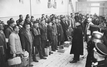 ?21 marca 1933 r. Heinrich Himmler nakazał utworzenie pod miastem Dachau „wzorcowego” obozu koncentr
