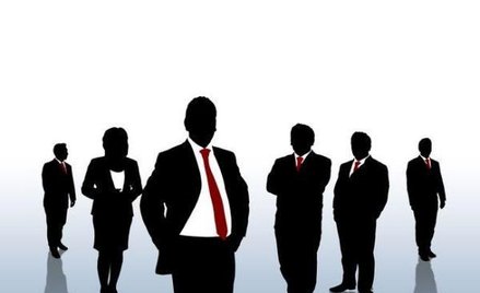 Jeżeli radny przed rozpoczęciem wykonywania mandatu prowadził działalność gospodarczą z wykorzystani