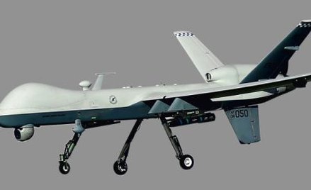 Dron z jasnego nieba