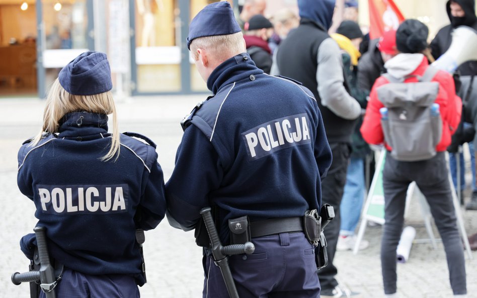 W tym roku policja chciałaby przyjąć do służby ok. 10 tys. osób