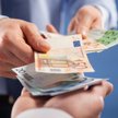 Jak płacić za opóźnienia w dostawach. TSUE odpowiedział polskiemu sądowi