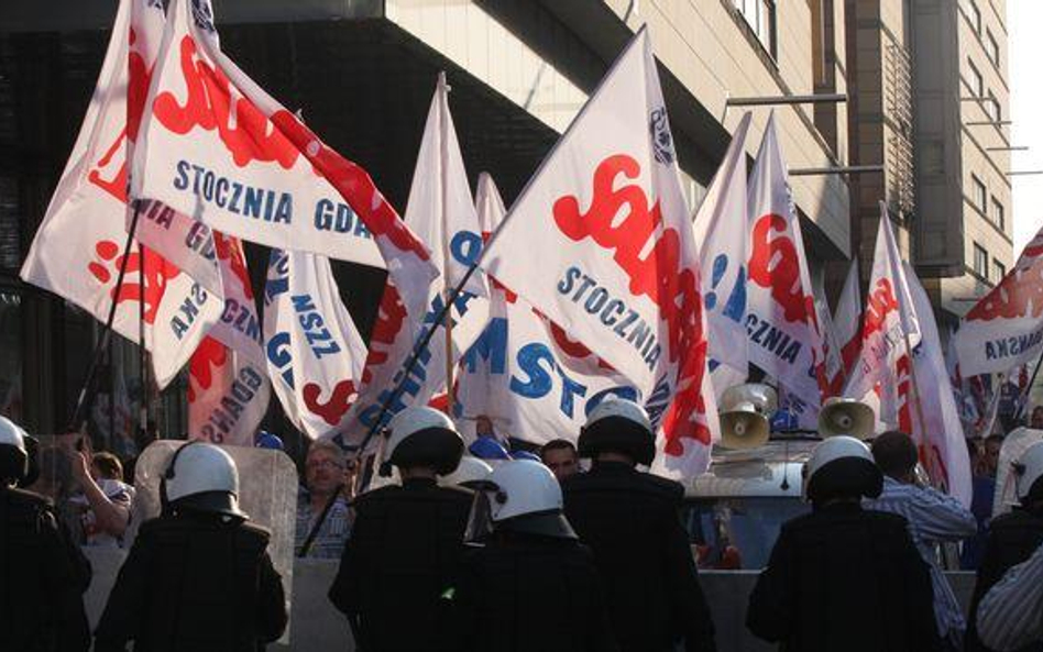 Roszczenia z pakietu socjalnego do sądu pracy