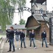 Reprezentacjia Holendii odwiedziła były Nazistowski niemiecki obóz zagłady w Auschwitz-Birkenau