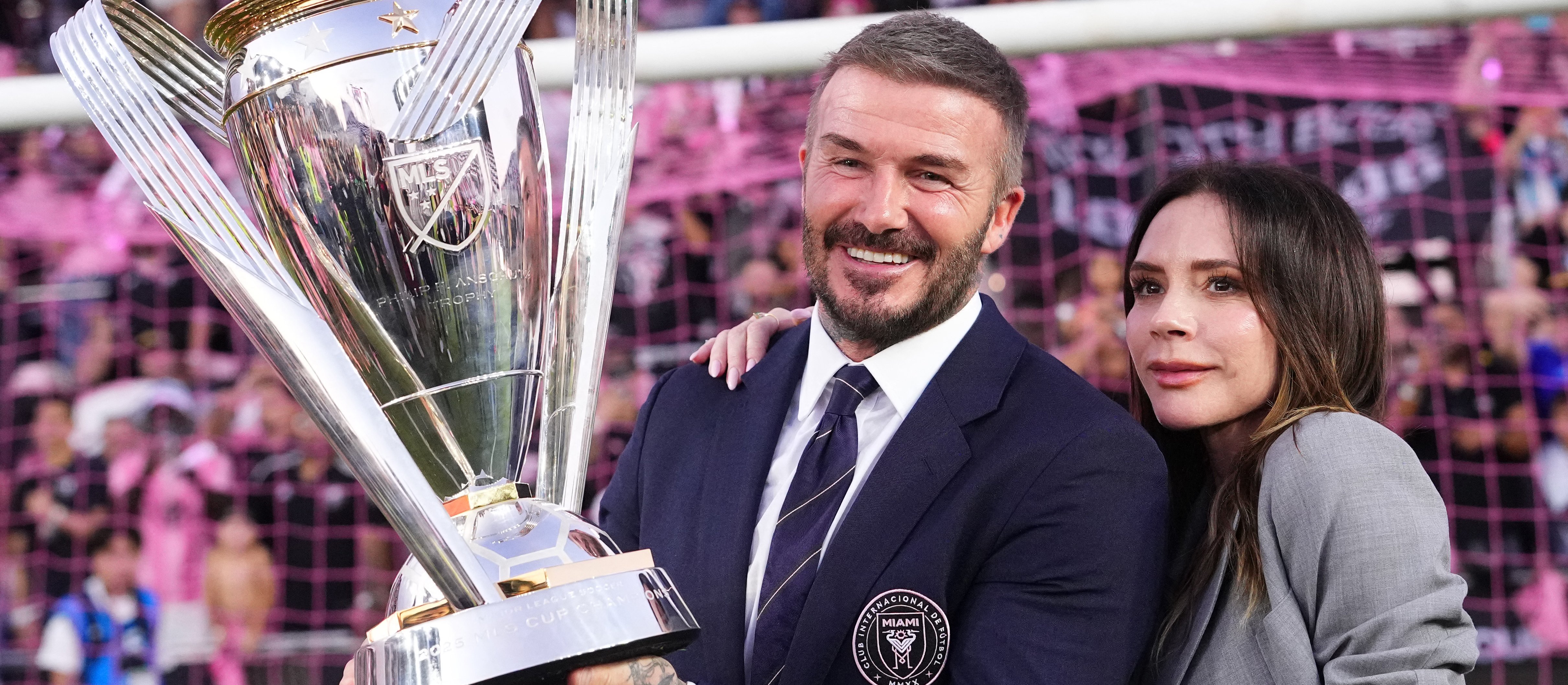 Król Karol bogatszy od Sunaka. Beckhamowie i Oasis błyszczą na liście milionerów