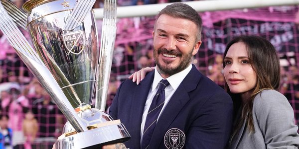 Król Karol bogatszy od Sunaka. Beckhamowie i Oasis błyszczą na liście milionerów