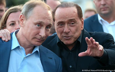 Berlusconi przyjął od Putina 20 butelek wódki. Mógł złamać sankcje