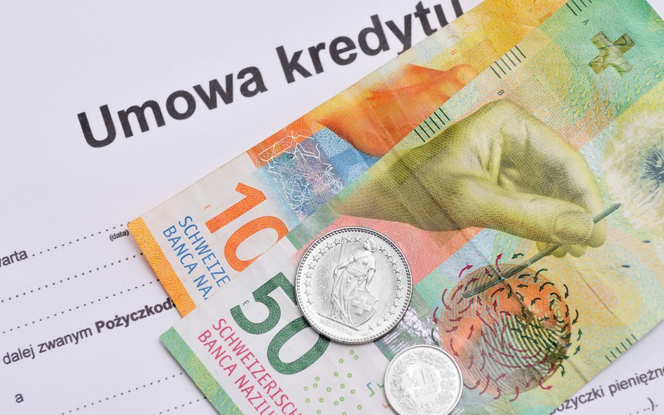 Raty kredytów frankowych mocno w górę po podwyżkach stóp w Szwajcarii