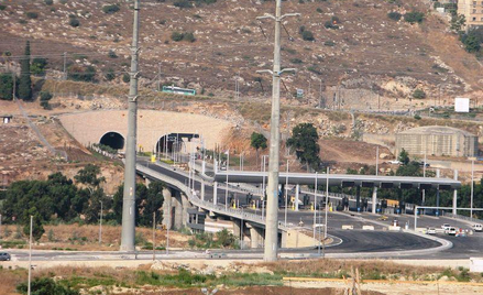 Wjazd do tunelu Carmel w Hajfie; fot. Hanay