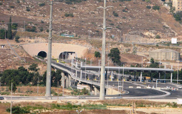 Wjazd do tunelu Carmel w Hajfie; fot. Hanay