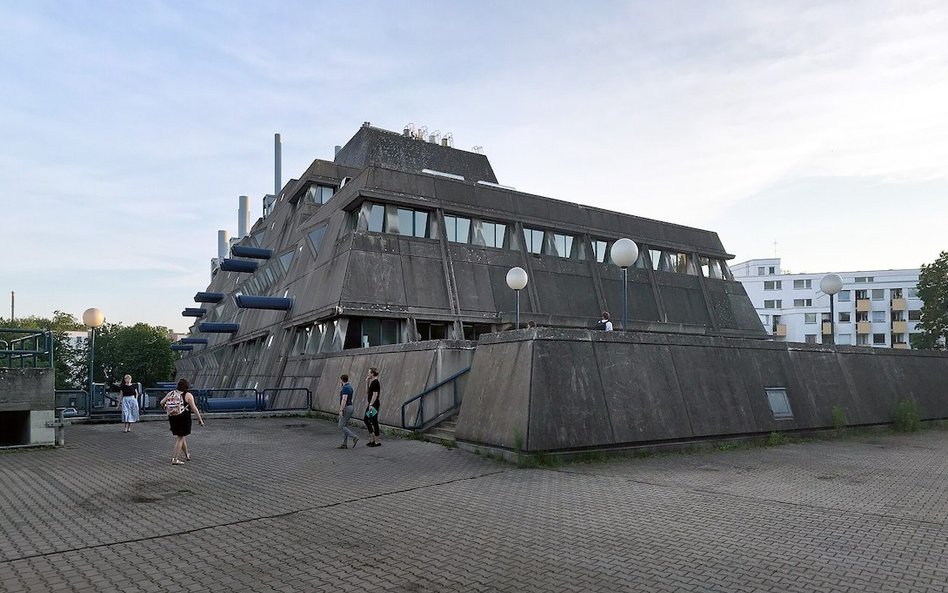 W berlińskim budynku „Mäusebunker” pierwotnie mieściło się laboratorium, w którym prowadzono badania