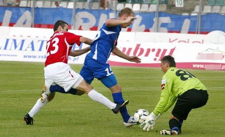 Osobna umowa na usługi reklamowe - to sposób piłkarzy na fiskusa