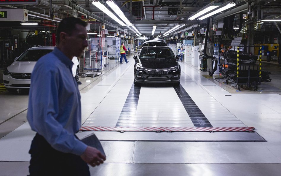 Na uruchomienie programu szczepień czekają m.in. fabryki Opel Manufacturing Poland w Gliwicach i Tyc