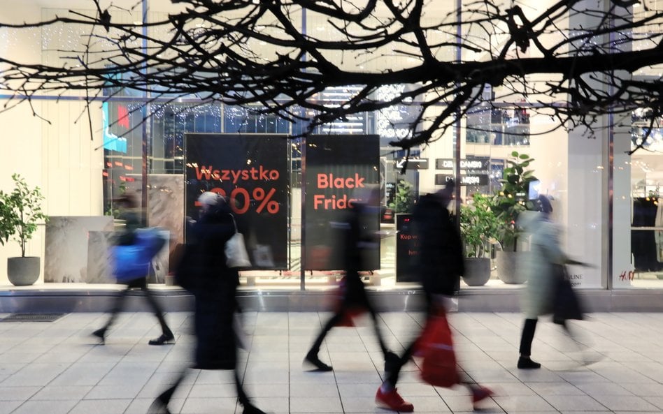 Sklepy bardzo liczą na magię Black Friday