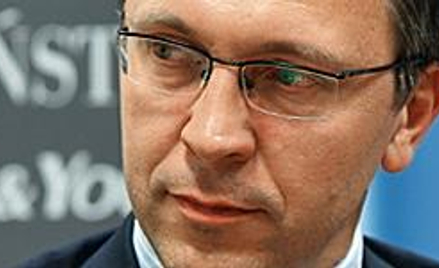 Polityczni barbarzyńcy atakują bramy banku centralnego