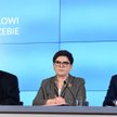 Premier Beata Szydło (C), minister spraw wewnętrznych i administracji Mariusz Błaszczak (P) i ks. pr