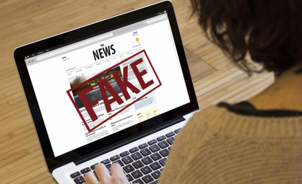 Jak firma może się bronić przed fake newsami