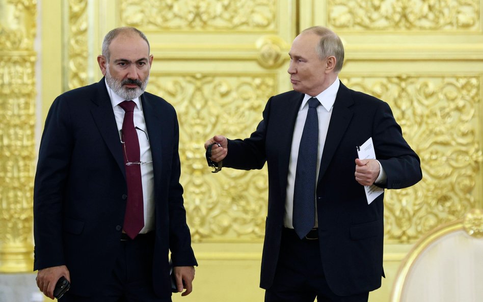 Premier Armenii Nikol Paszynian i Władimir Putin