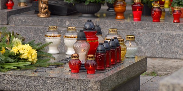 Od 19 marca zmiana cen na cmentarzach. Mieszkańcy tego miasta zapłacą więcej