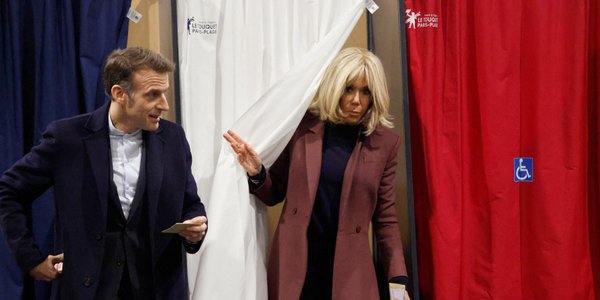 Upada kordon sanitarny. Skrajna prawica rośnie w siłę we Francji