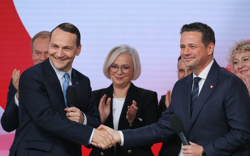 Minister spraw zagranicznych Radosław Sikorski oraz prezydent Warszawy Rafał Trzaskowski podczas Rad