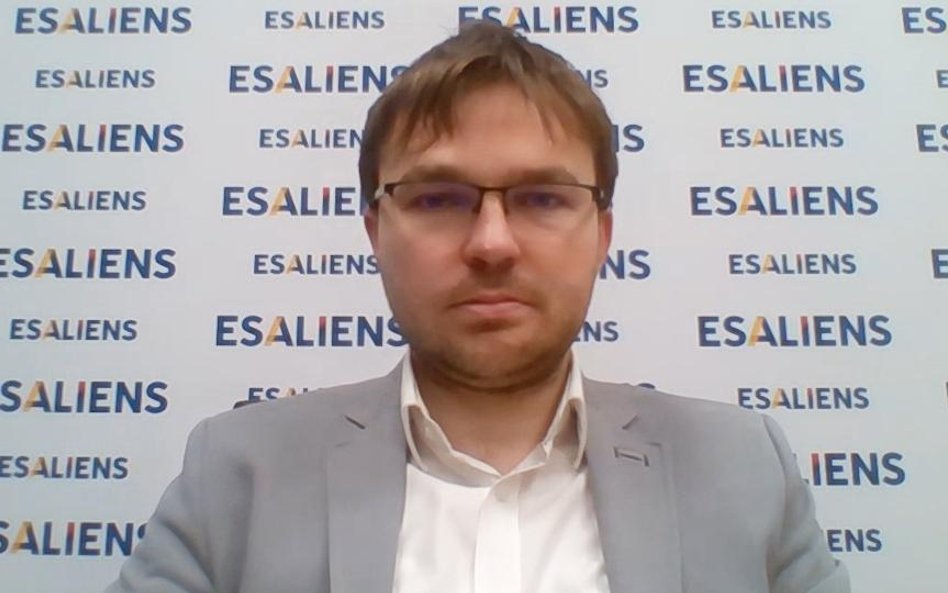 Przemysław Tychmanowicz rozmawiał z Andrzejem Bieńkiem, dyrektorem w Esaliens TFI.