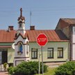 Kapliczka przy wjeździe do centrum Wąwolnicy