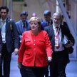 "Kim on jest?". Merkel ze ściągawką na spotkaniu z premierem Australii