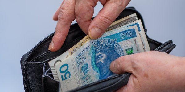 Nie wszyscy dostaną 14. emeryturę. Komu nie przysługuje świadczenie?