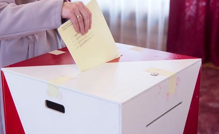 Sondaż: 45 proc. badanych: rządy PiS przyniosą złe skutki