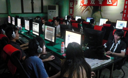 Chiny: Nastolatek uzależniony od internetu zmarł w ośrodku odwykowym