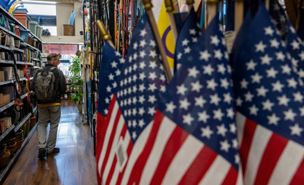 Sprzedaż detaliczna w USA w obliczu niepewności gospodarczej