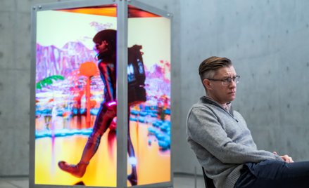 Mike Winkelmann, artysta znany jako Beeple, jest jednym z pionierów rynku sztuki cyfrowej – i jednym